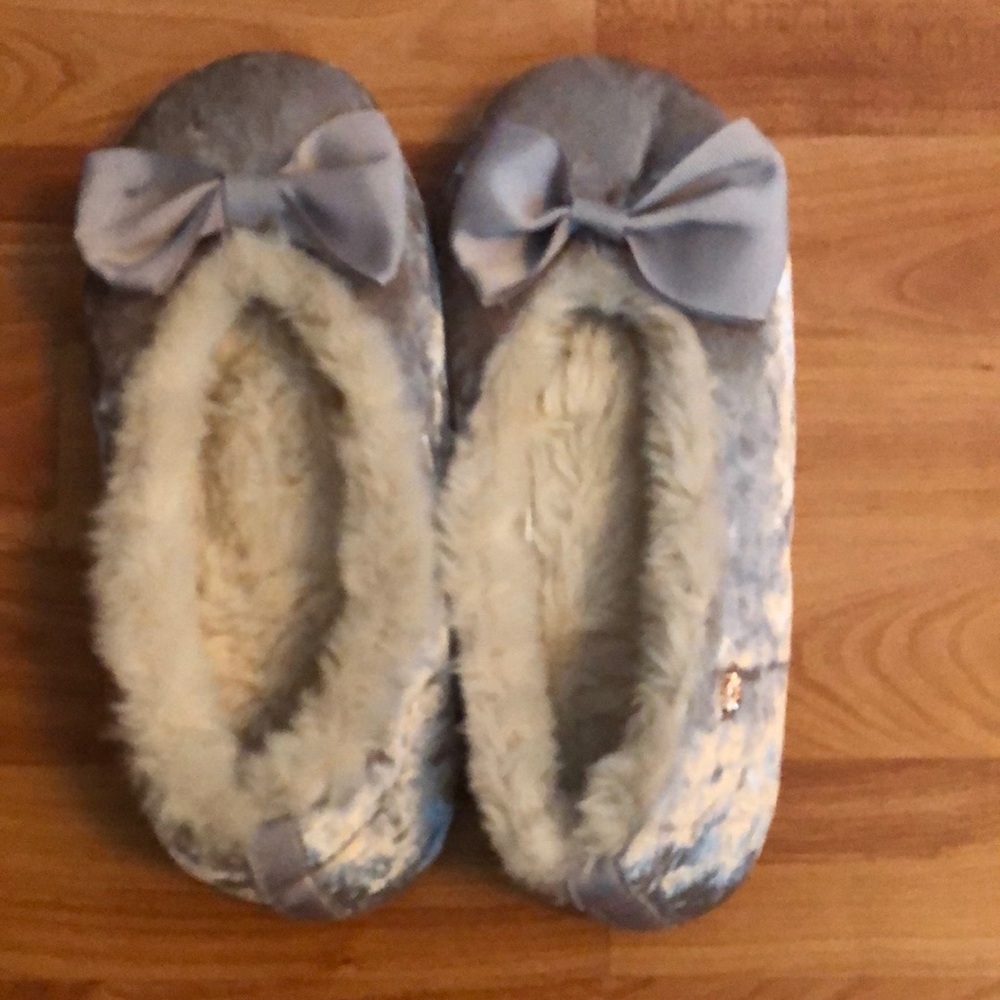Polyester slipper (fake fur) size- 7/8